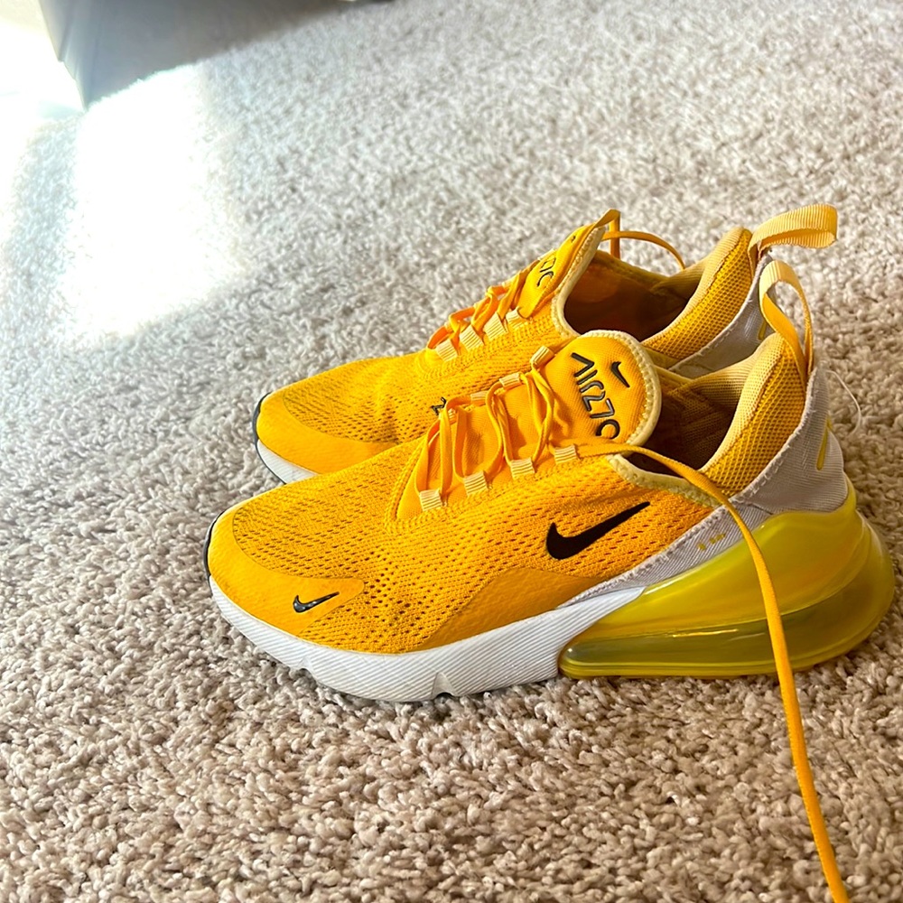 Yellow Nike air  270 shoes
